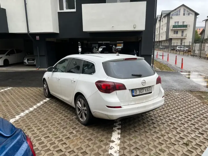 Opel Astra J