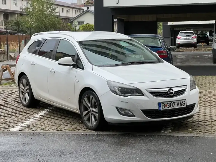 Opel Astra J
