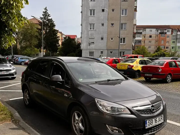 Opel Astra J