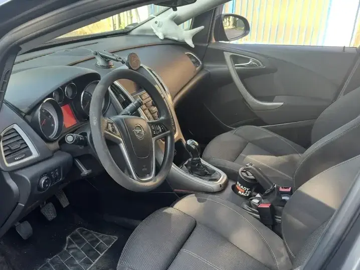 Opel Astra J