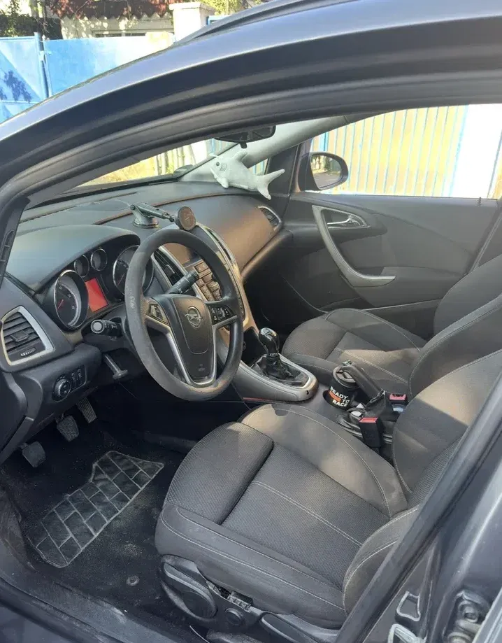 Opel Astra J — imagine 4