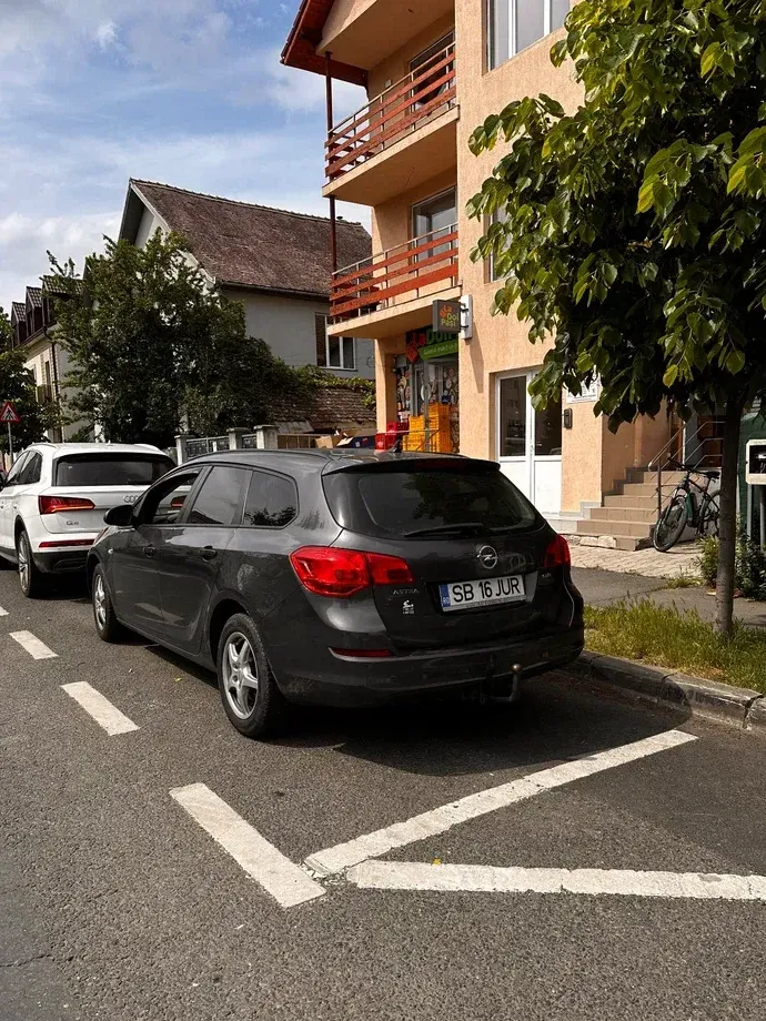 Opel Astra J — imagine 2