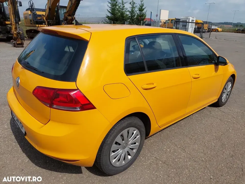 Volkswagen Golf 1.6 TDI DPF Trendline — imagine 4