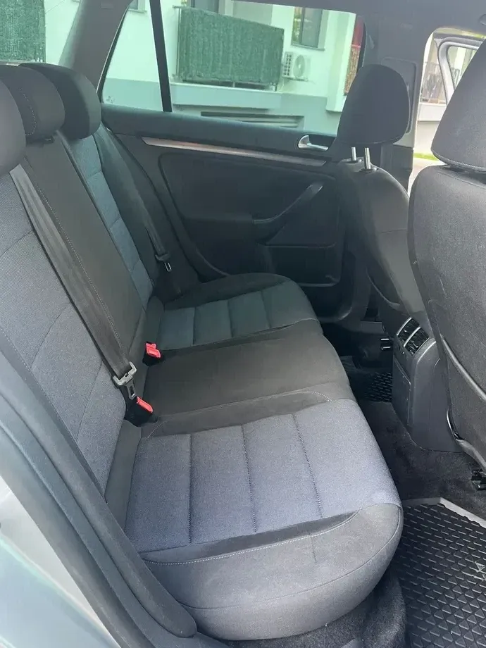 Volkswagen Golf 1.6 TDI DPF Comfortline — imagine 6