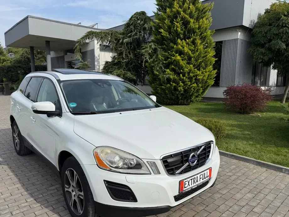 Volvo XC 60 D4AWD Kinetic — imagine 4
