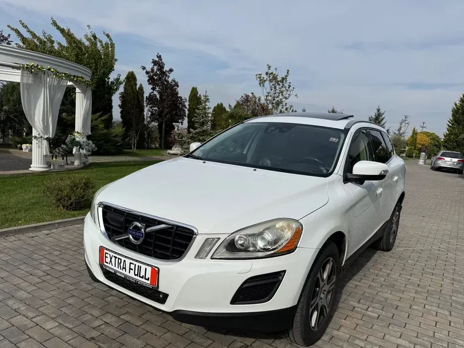 Volvo XC 60 D4AWD Kinetic — imagine 5