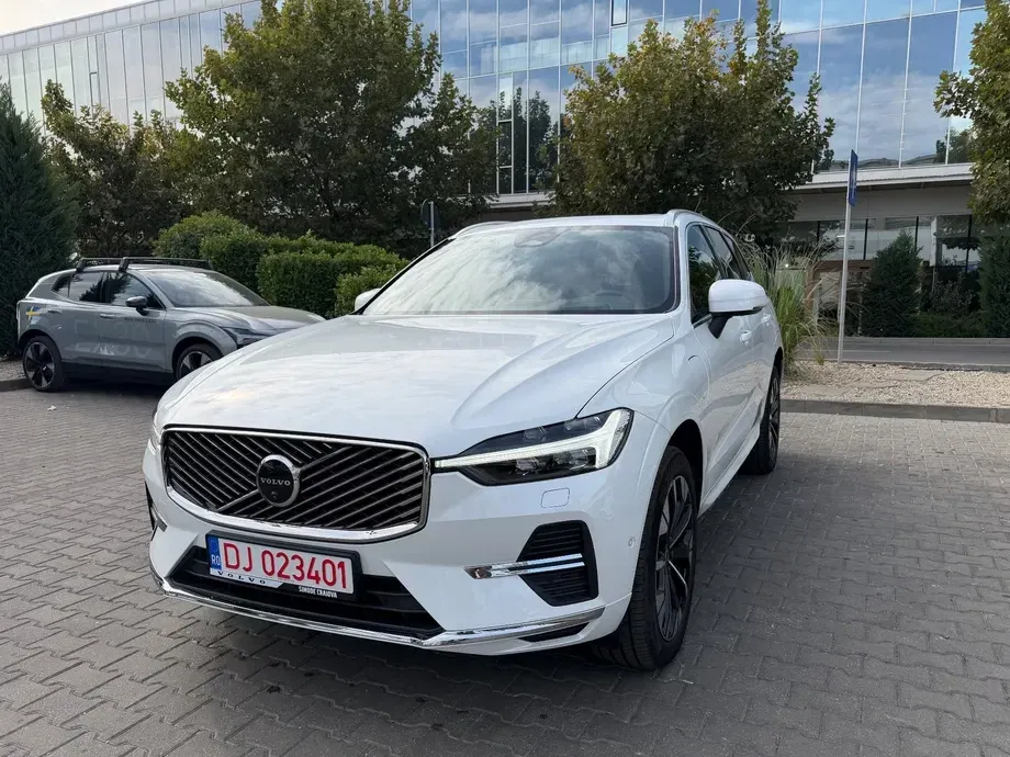 Volvo XC 60 II Recharge T8 Twin Engine eAWD Inscription — imagine 3