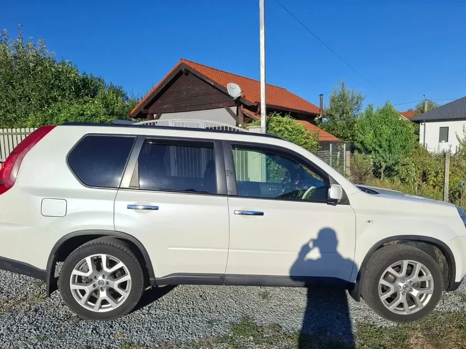 Nissan X-Trail 2.0 dCi DPF All Mode 4X4-i Elegance Aut — imagine 2
