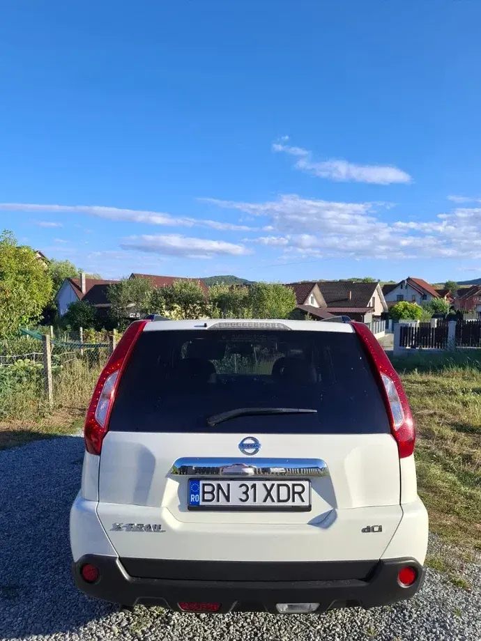 Nissan X-Trail 2.0 dCi DPF All Mode 4X4-i Elegance Aut — imagine 5