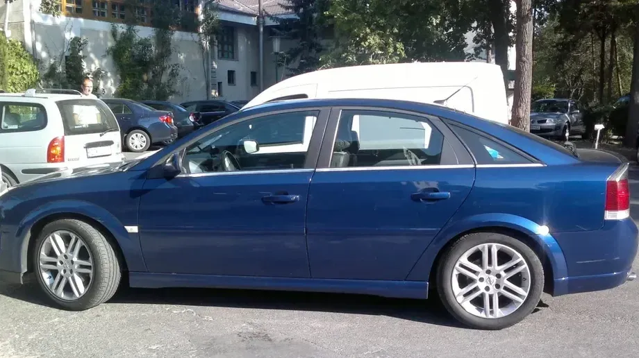 Opel Vectra C 1.9 CDTI DPF Business Sport — imagine 4
