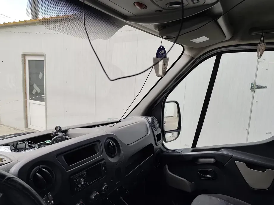 Renault Master 2.3 Furgon cabina Dubla 3,5t L3H2 6+1 9 m3 Confort — imagine 2