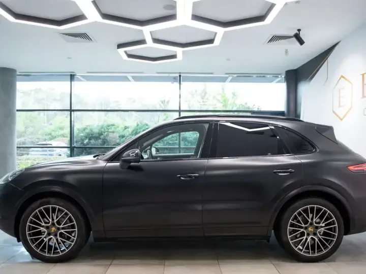 Porsche Cayenne Standard