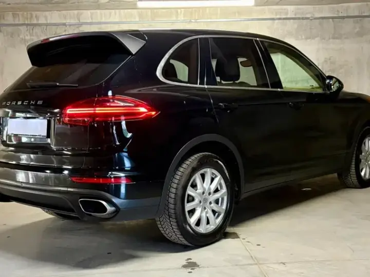 Porsche Cayenne 3.0 L