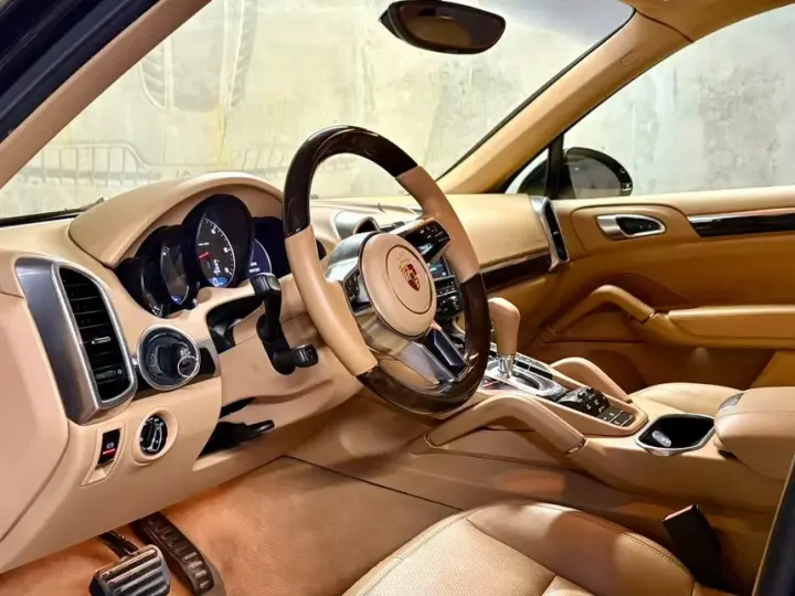 Porsche Cayenne 3.0 L