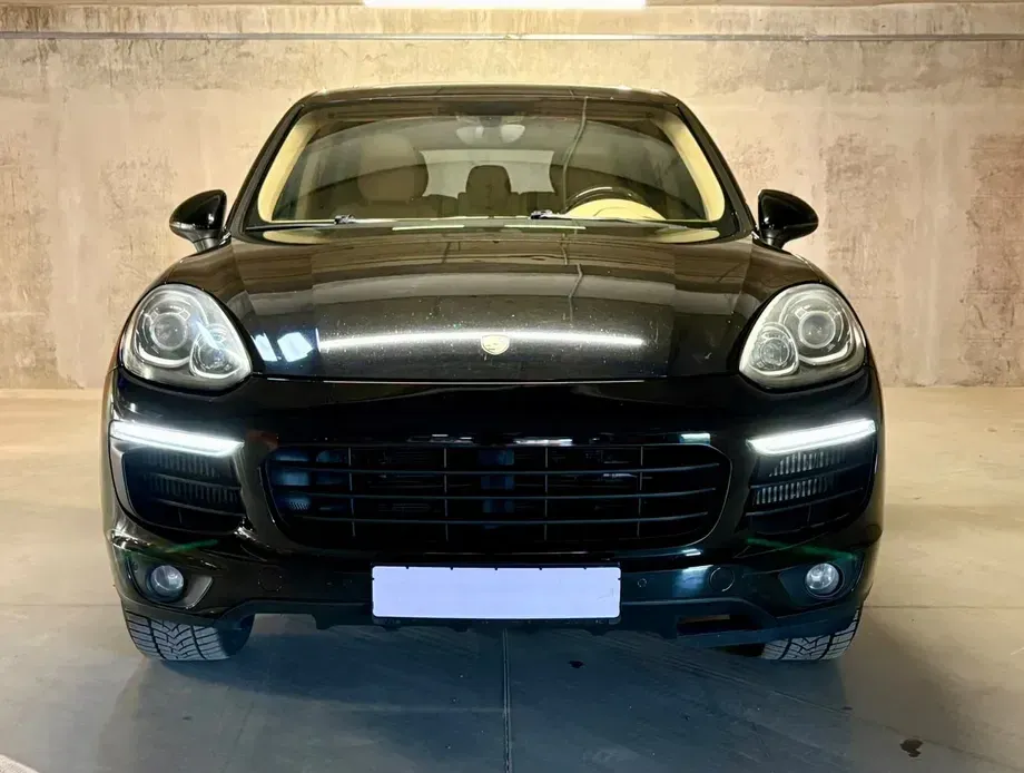 Porsche Cayenne 3.0 L — imagine 2
