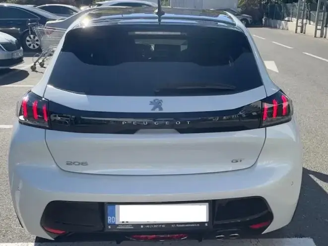 Peugeot 208 1.2 L PureTech STT EAT8 GT Pack