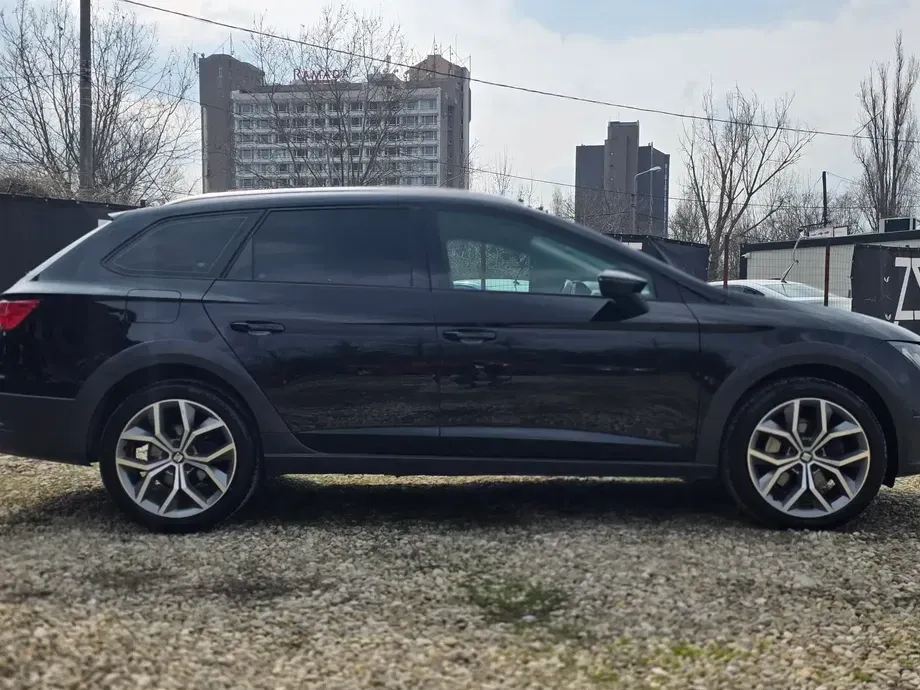 Seat Leon III 2.0 TDI Start&Stop 4DRIVE DSG X-Perience — imagine 3
