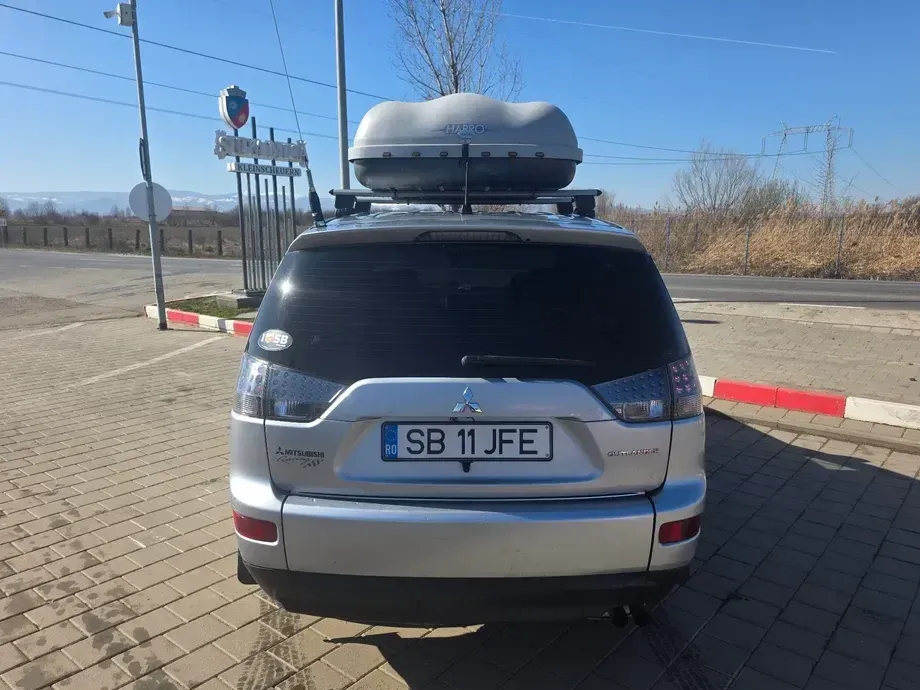 Mitsubishi Outlander II 2.0 DI-D 4WD Inform — imagine 4