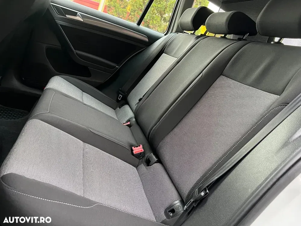 Volkswagen Golf — imagine 5