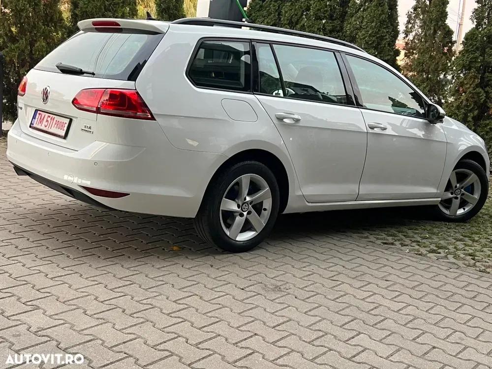 Volkswagen Golf — imagine 3