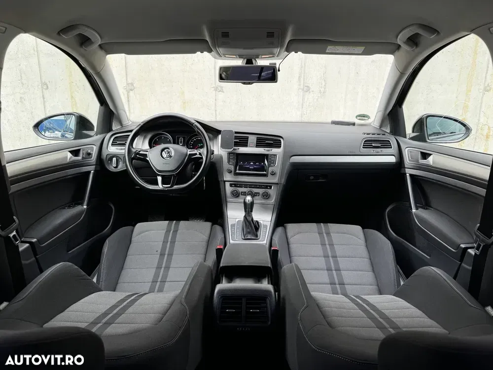 Volkswagen Golf — imagine 5