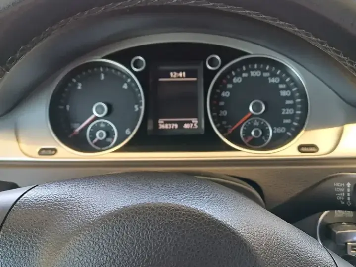 Volkswagen Passat B7 2.0 TDI Blue TDI DSG Comfortline
