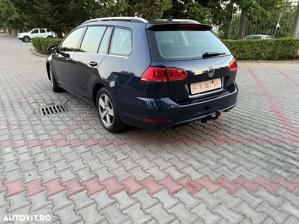 Volkswagen Golf — imagine 5