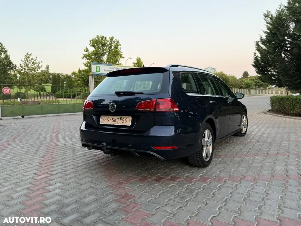 Volkswagen Golf — imagine 4
