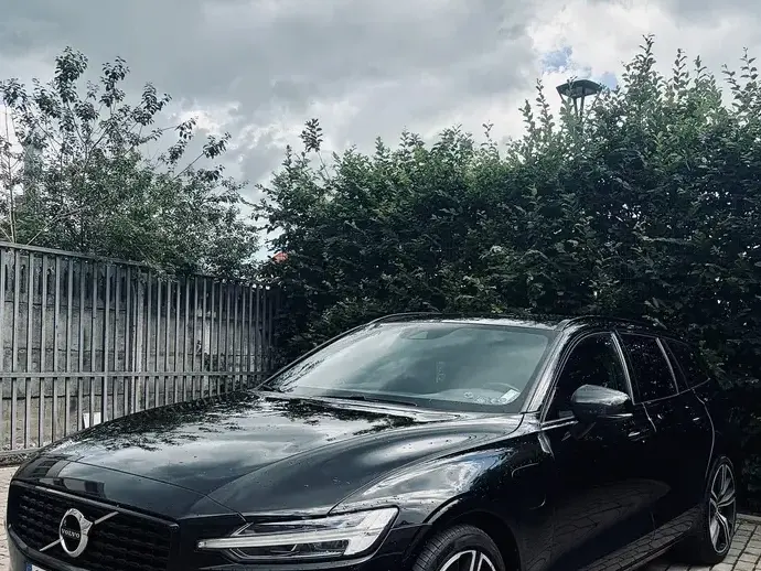 Volvo V60 II Recharge T6 AWD AT Core
