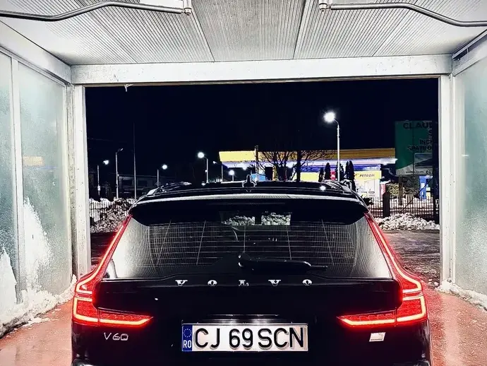Volvo V60 II Recharge T6 AWD AT Core