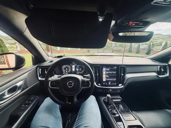 Volvo V60 II Recharge T6 AWD AT Core