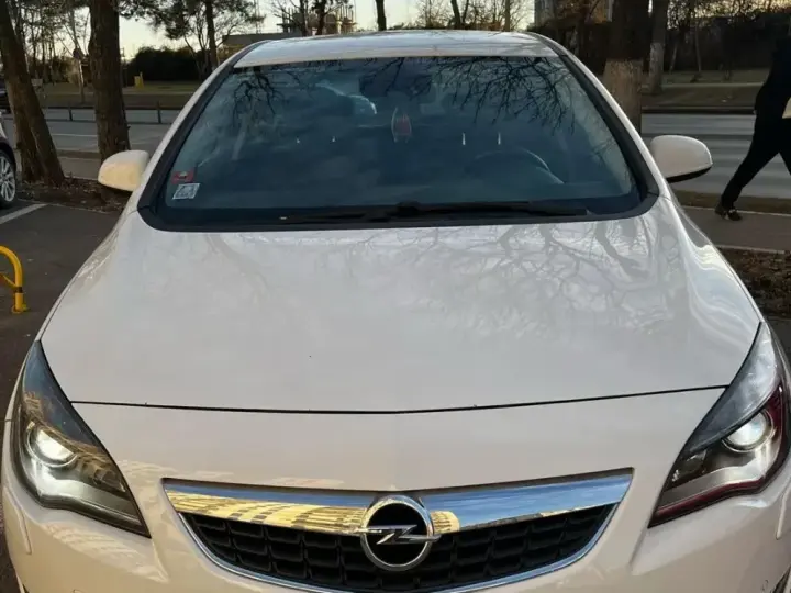 Opel Astra J 1.6