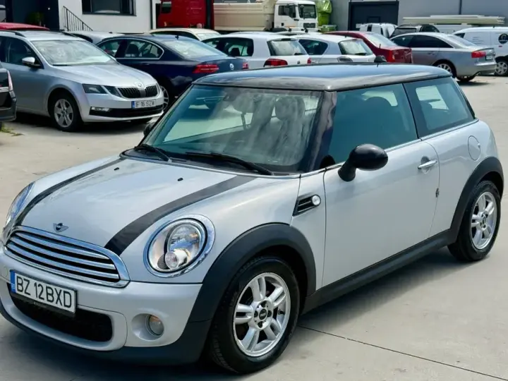 MINI Cooper D AT