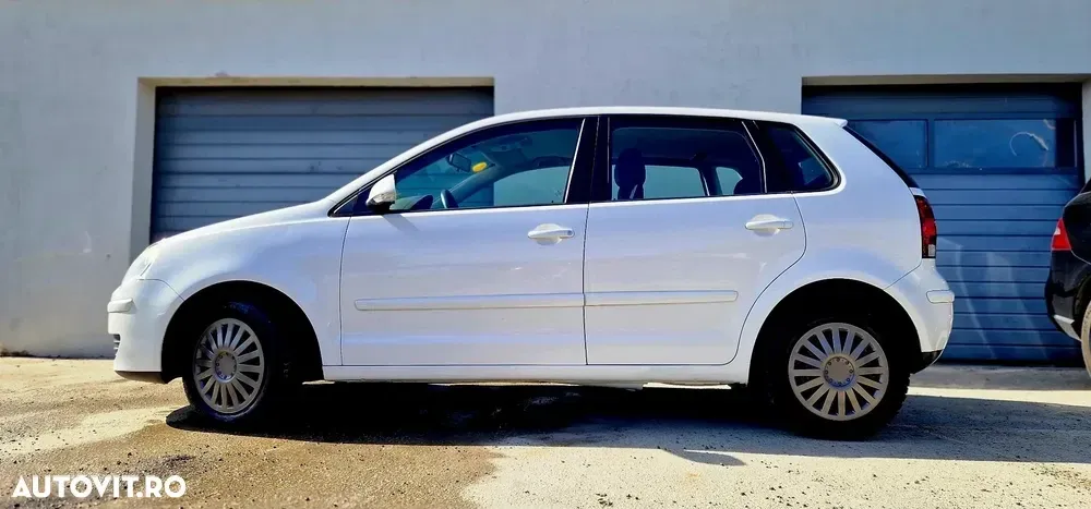 Volkswagen Polo 1.2 Attractive — imagine 2