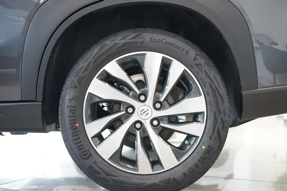 Suzuki S-Cross 1.4 Boosterjet 6MT AllGrip MHEV Luxus — imagine 5