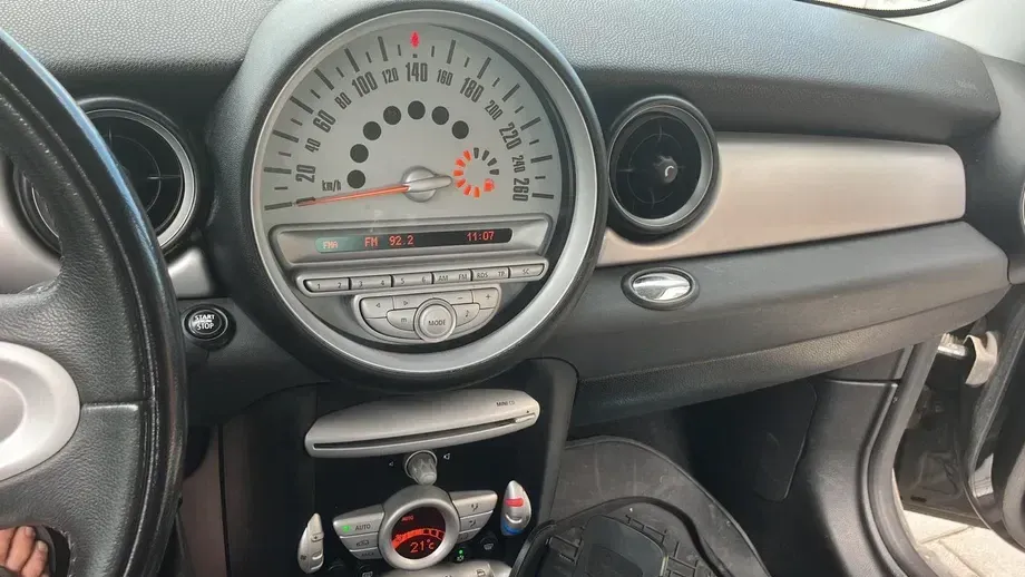 MINI Cooper Standard — imagine 5