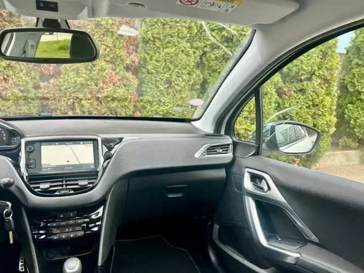 Peugeot 2008 I 1.2 PureTech Turbo EAT6 S&S Active