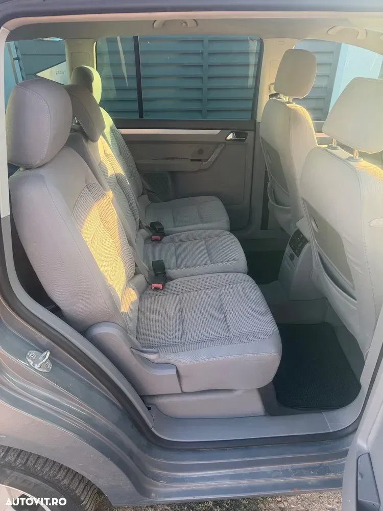 Volkswagen Touran 2.0TDI Highline Aut — imagine 2