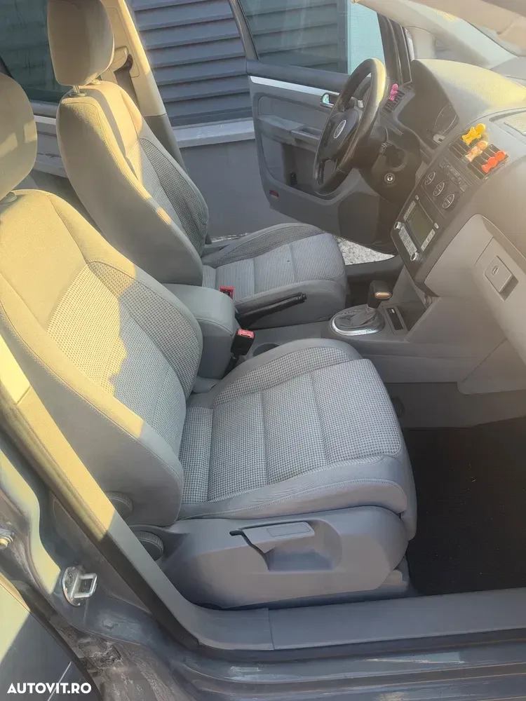 Volkswagen Touran 2.0TDI Highline Aut — imagine 3