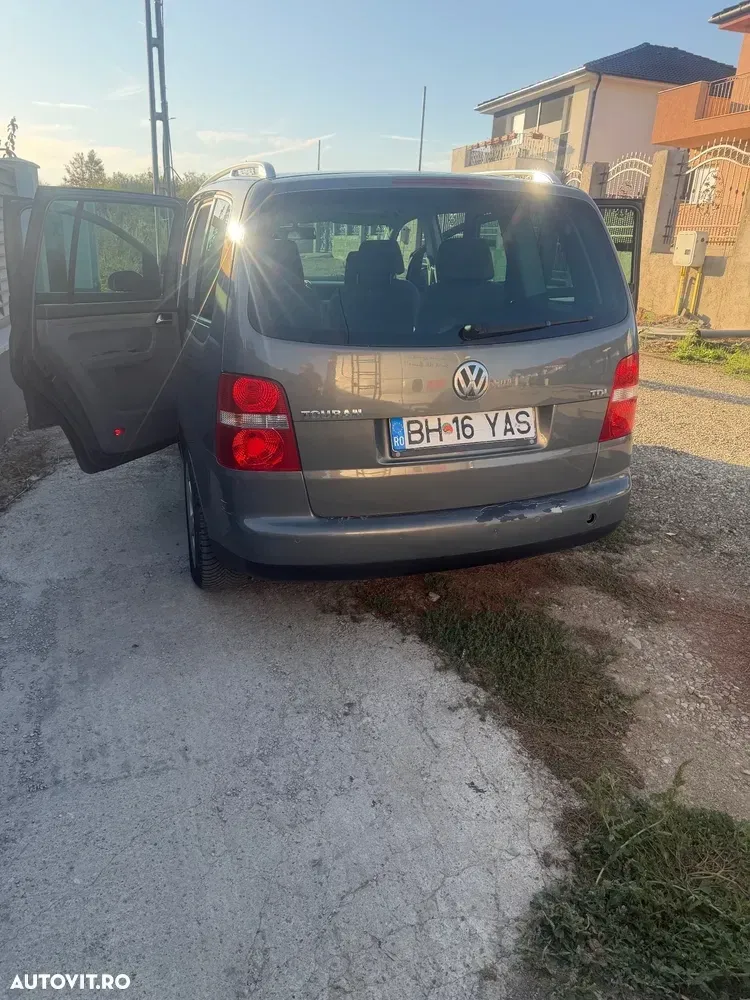 Volkswagen Touran 2.0TDI Highline Aut — imagine 4