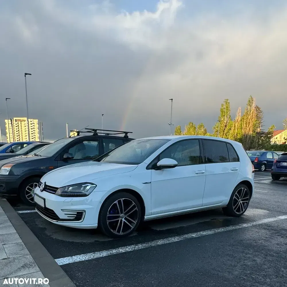 Volkswagen Golf — imagine 4