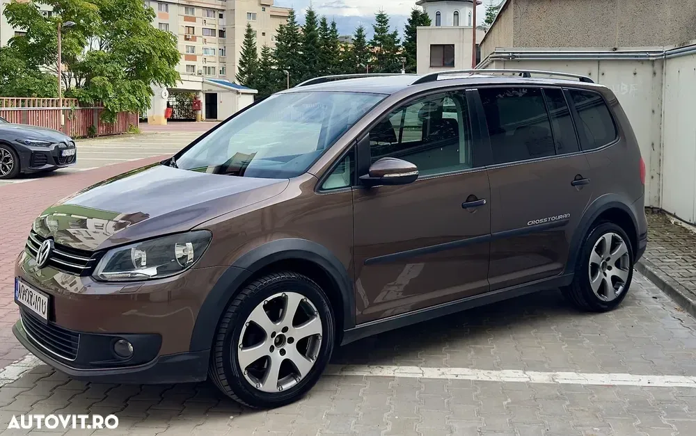 Volkswagen Touran Cross 1.4 TSI — imagine 3