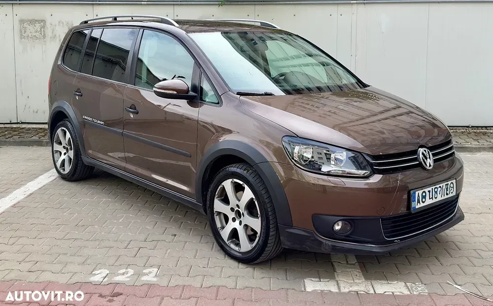 Volkswagen Touran Cross 1.4 TSI — imagine 2
