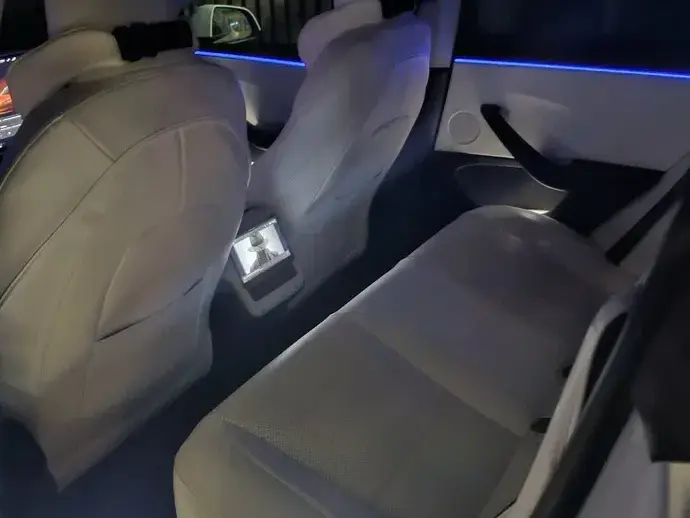 Tesla Model 3 RWD