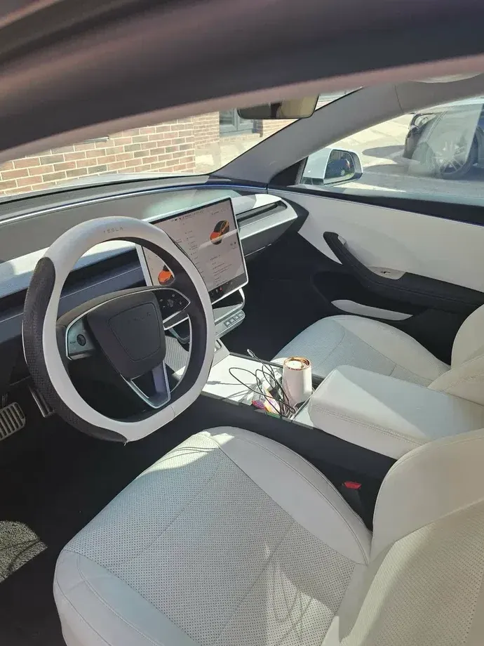 Tesla Model 3 RWD — imagine 4