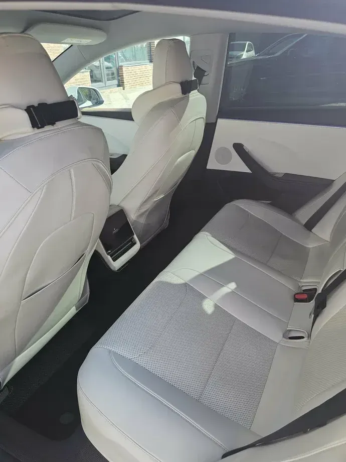 Tesla Model 3 RWD — imagine 6