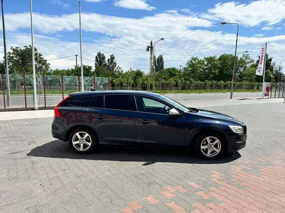Volvo V60 DRIVe Start-Stop Basic — imagine 3