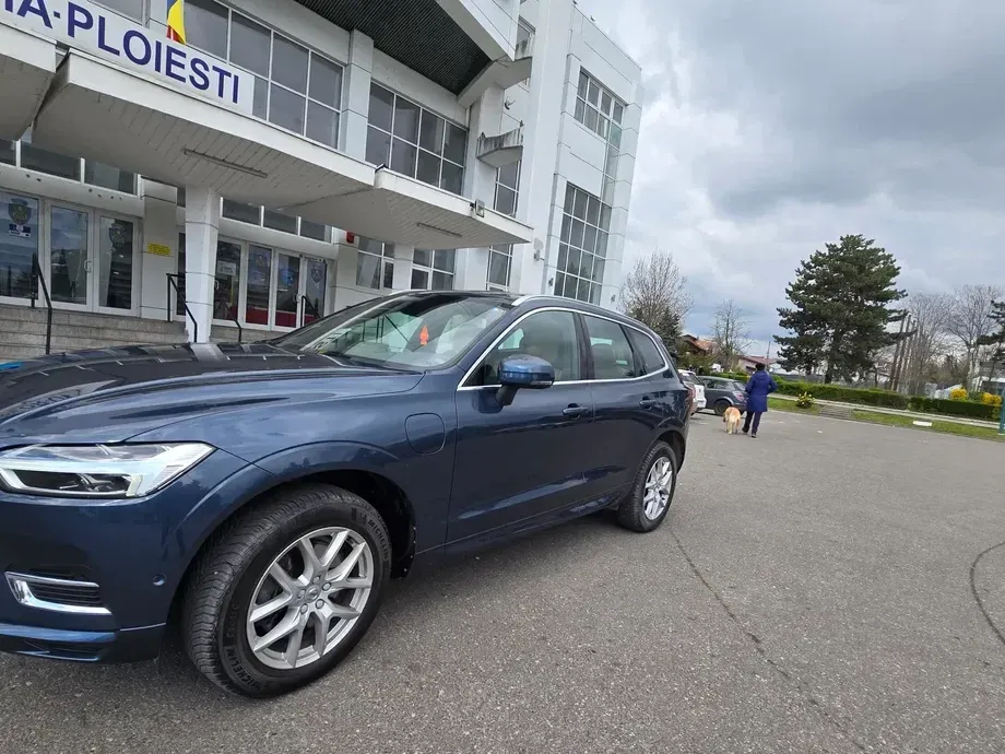 Volvo XC 60 II T8 Twin Engine AWD Geartronic Momentum — imagine 5