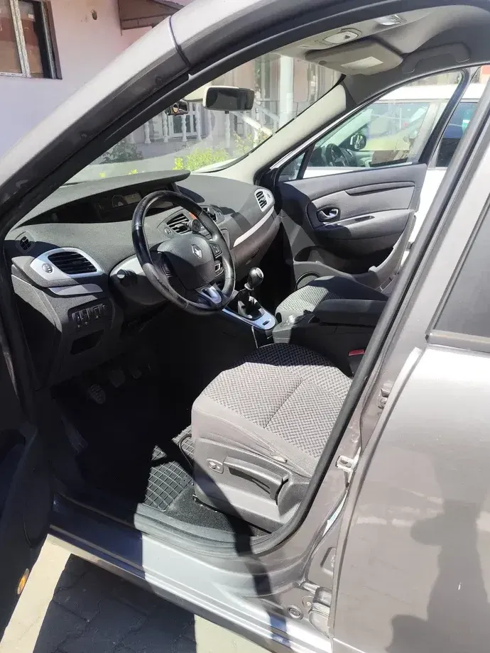 Renault Grand Scenic dCi 110 Expression — imagine 4