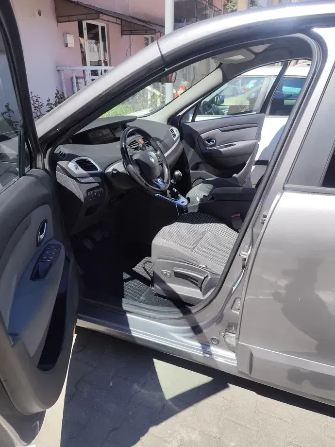 Renault Grand Scenic dCi 110 Expression — imagine 6